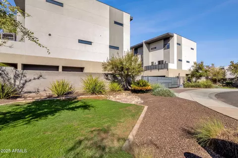 Exterior - 2727 E Thomas Rd #9, Phoenix, AZ 85016 photo 8 of 8