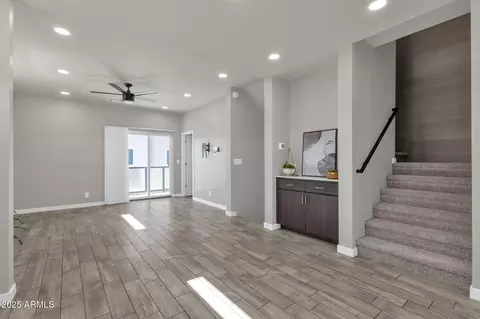 Entry Way - 2727 E Thomas Rd #9, Phoenix, AZ 85016 photo 6 of 6