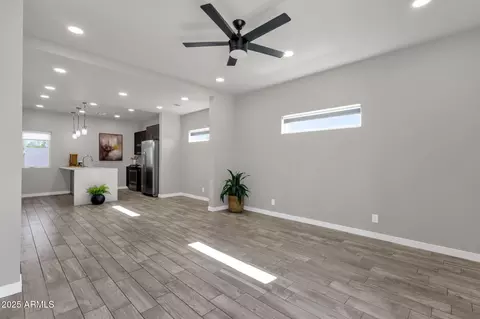 Living - 2727 E Thomas Rd #9, Phoenix, AZ 85016 photo 1 of 3