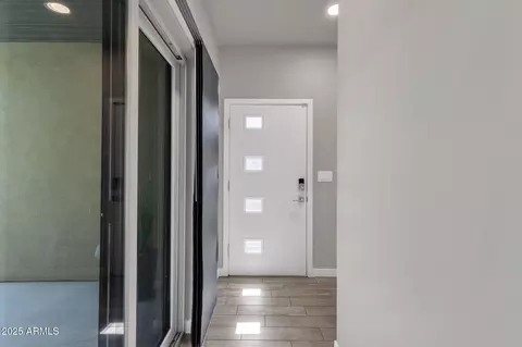 Entry Way - 2727 E Thomas Rd #9, Phoenix, AZ 85016 photo 2 of 6