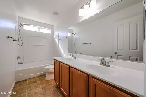 Bath - 11627 W Hackbarth Dr, Youngtown, AZ 85363 photo 4 of 5