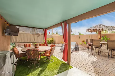 Exterior - 1513 E Greenway St, Mesa, AZ 85203 photo 2 of 7