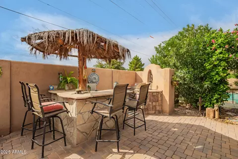 Exterior - 1513 E Greenway St, Mesa, AZ 85203 photo 4 of 7