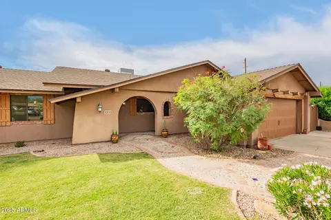 Exterior - 1513 E Greenway St, Mesa, AZ 85203 photo 1 of 7