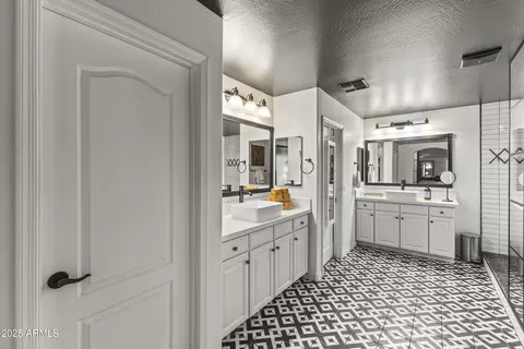 Bath - 3300 E Anika Dr, Gilbert, AZ 85298 photo 5 of 8