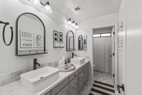 Bath - 3300 E Anika Dr, Gilbert, AZ 85298 photo 2 of 8