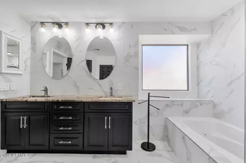 Bath - 1337 E Mineral Rd, Gilbert, AZ 85234 photo 3 of 4
