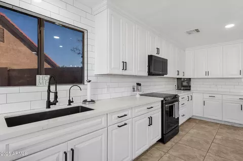 Kitchen - 1337 E Mineral Rd, Gilbert, AZ 85234 photo 4 of 4