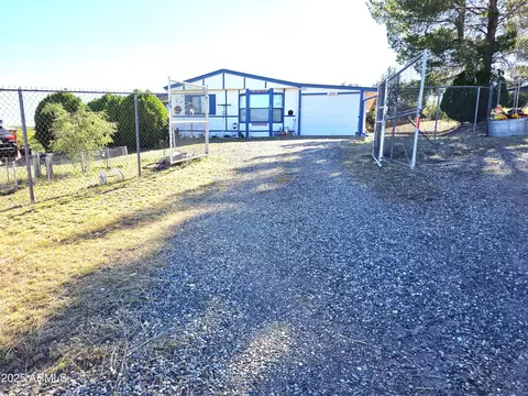 11965 E Henderson Rd, Dewey, AZ 86327 photo 3