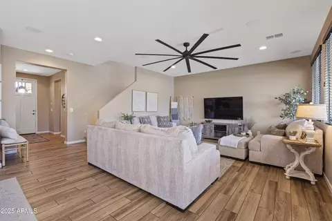 Entry Way - 3039 E Quartz St, Mesa, AZ 85213 photo 3 of 9