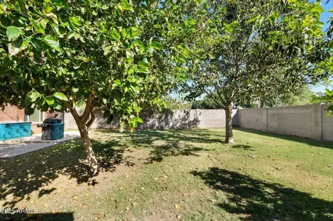 Exterior - 5709 N 16th St, Phoenix, AZ 85016 photo 6 of 9