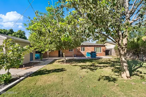 Exterior - 5709 N 16th St, Phoenix, AZ 85016 photo 7 of 9