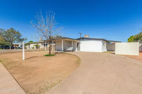 7520 W Crittenden Ln, Phoenix, AZ 85033