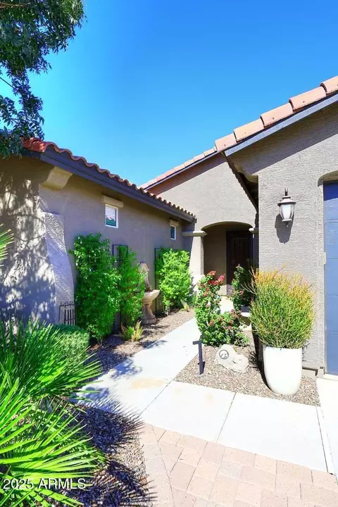 Exterior - 2590 E Penedes Dr, Gilbert, AZ 85298 photo 4 of 15