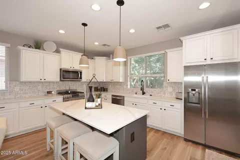 Kitchen - 2590 E Penedes Dr, Gilbert, AZ 85298 photo 2 of 5