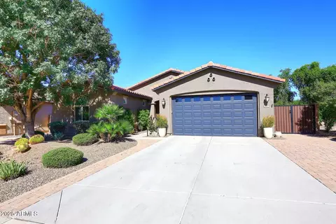 Exterior - 2590 E Penedes Dr, Gilbert, AZ 85298 photo 2 of 15