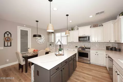 Kitchen - 2590 E Penedes Dr, Gilbert, AZ 85298 photo 3 of 5