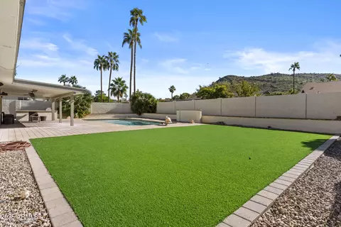 Exterior - 207 W Pershing Ave, Phoenix, AZ 85029 photo 5 of 8
