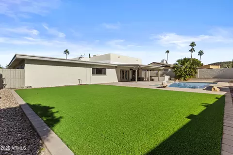 Exterior - 207 W Pershing Ave, Phoenix, AZ 85029 photo 6 of 8