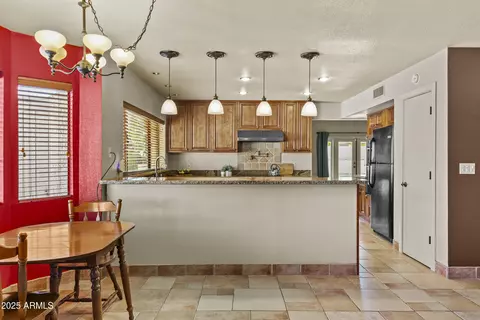 Kitchen - 207 W Pershing Ave, Phoenix, AZ 85029 photo 3 of 4