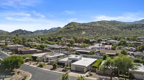 View/Area - 207 W Pershing Ave, Phoenix, AZ 85029 photo 2 of 5