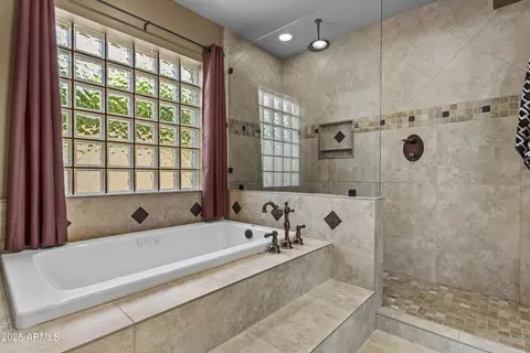 Bath - 207 W Pershing Ave, Phoenix, AZ 85029 photo 1 of 3