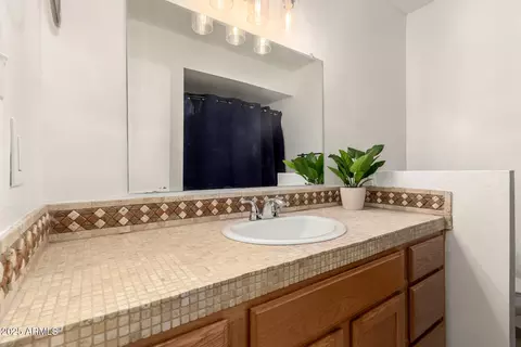 Bath - 1623 E Baker Dr, Tempe, AZ 85282 photo 2 of 2
