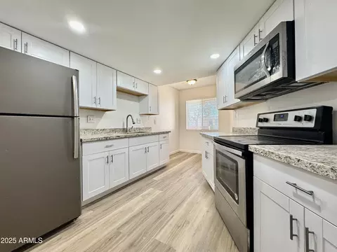10949 W Coggins Dr, Sun City, AZ 85351