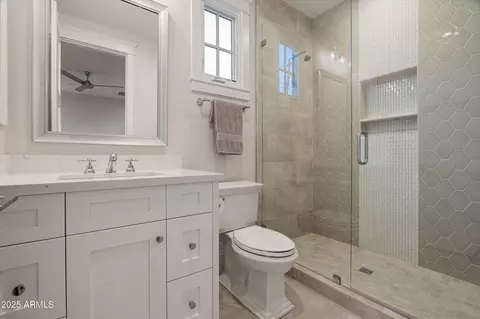 Bath - 5414 E Lafayette Blvd, Phoenix, AZ 85018 photo 5 of 8