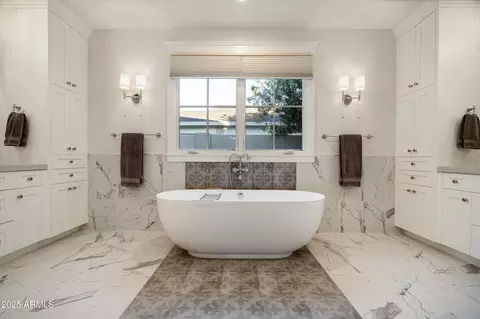 Bath - 5414 E Lafayette Blvd, Phoenix, AZ 85018 photo 2 of 8