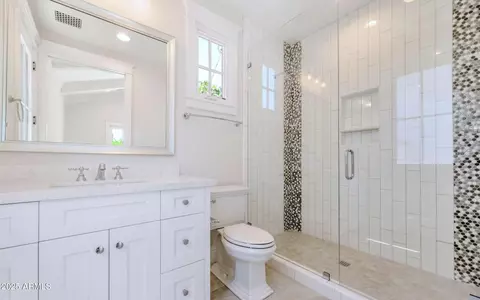 Bath - 5414 E Lafayette Blvd, Phoenix, AZ 85018 photo 7 of 8