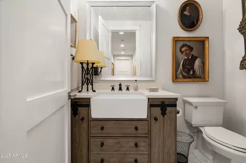 Bath - 5414 E Lafayette Blvd, Phoenix, AZ 85018 photo 6 of 8