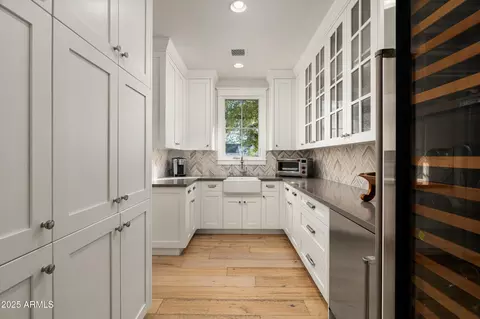 Kitchen - 5414 E Lafayette Blvd, Phoenix, AZ 85018 photo 5 of 6