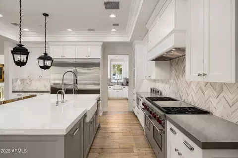Kitchen - 5414 E Lafayette Blvd, Phoenix, AZ 85018 photo 3 of 6
