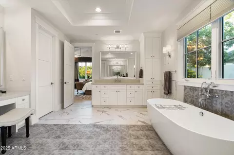Bath - 5414 E Lafayette Blvd, Phoenix, AZ 85018 photo 3 of 8