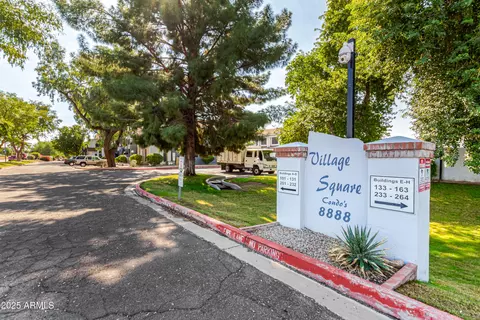 8888 N 47th Ave #145, Glendale, AZ 85302