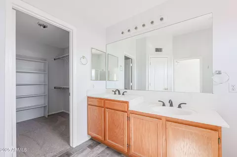 Bath - 4432 E Anderson Dr, Phoenix, AZ 85032 photo 4 of 5
