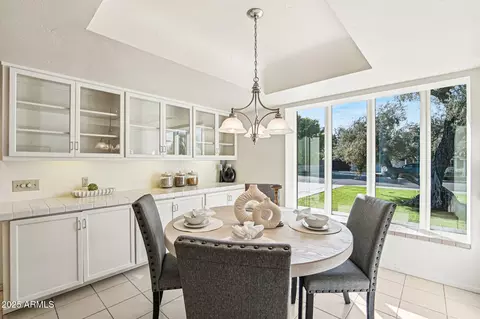 Dining - 3330 E Glenrosa Ave, Phoenix, AZ 85018 photo 1 of 2
