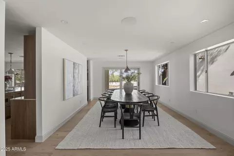 Dining - 4646 E Shadow Rock Rd, Phoenix, AZ 85028 photo 2 of 3