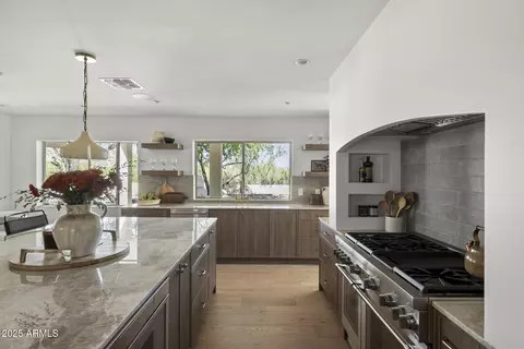 Kitchen - 4646 E Shadow Rock Rd, Phoenix, AZ 85028 photo 5 of 7