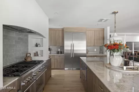 Kitchen - 4646 E Shadow Rock Rd, Phoenix, AZ 85028 photo 4 of 7