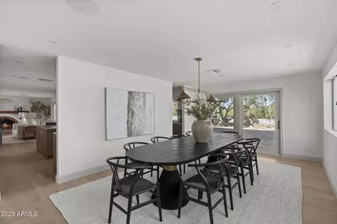 Dining - 4646 E Shadow Rock Rd, Phoenix, AZ 85028 photo 3 of 3