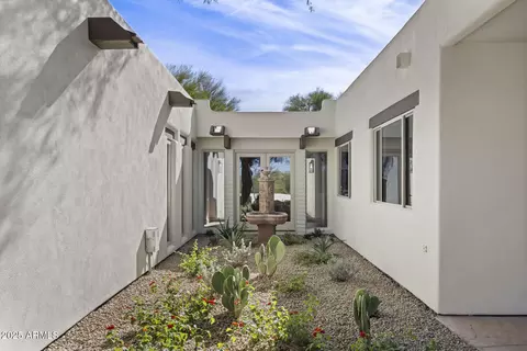 Exterior - 4646 E Shadow Rock Rd, Phoenix, AZ 85028 photo 6 of 10