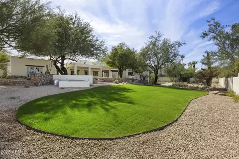Exterior - 4646 E Shadow Rock Rd, Phoenix, AZ 85028 photo 5 of 10