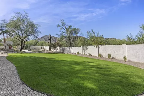 Exterior - 4646 E Shadow Rock Rd, Phoenix, AZ 85028 photo 4 of 10