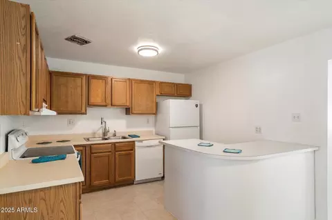 621 E Papago Dr, Tempe, AZ 85288