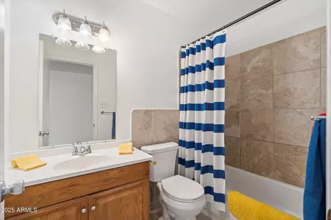 Bath - 621 E Papago Dr, Tempe, AZ 85288 photo 2 of 2