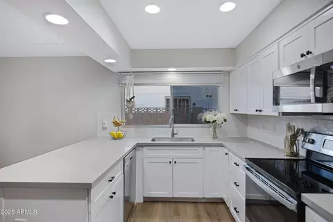 Kitchen - 1824 W Seldon Ln, Phoenix, AZ 85021 photo 2 of 2
