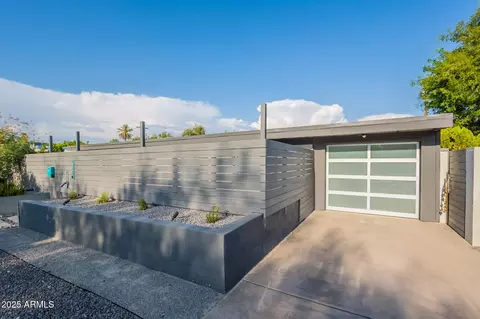 Exterior - 5809 N 10th Pl, Phoenix, AZ 85014 photo 3 of 33