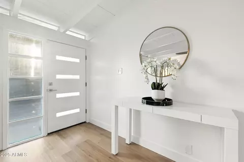 Entry Way - 5809 N 10th Pl, Phoenix, AZ 85014 photo 1 of 4